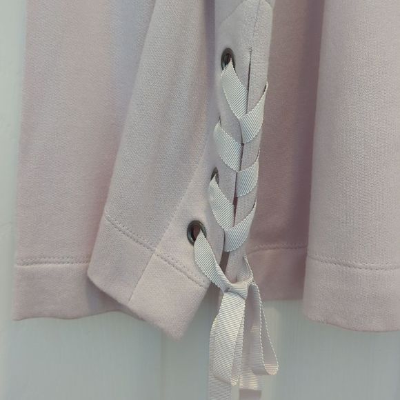 Vera Wang Top with side lacing . NWOT - Picture 2 of 4